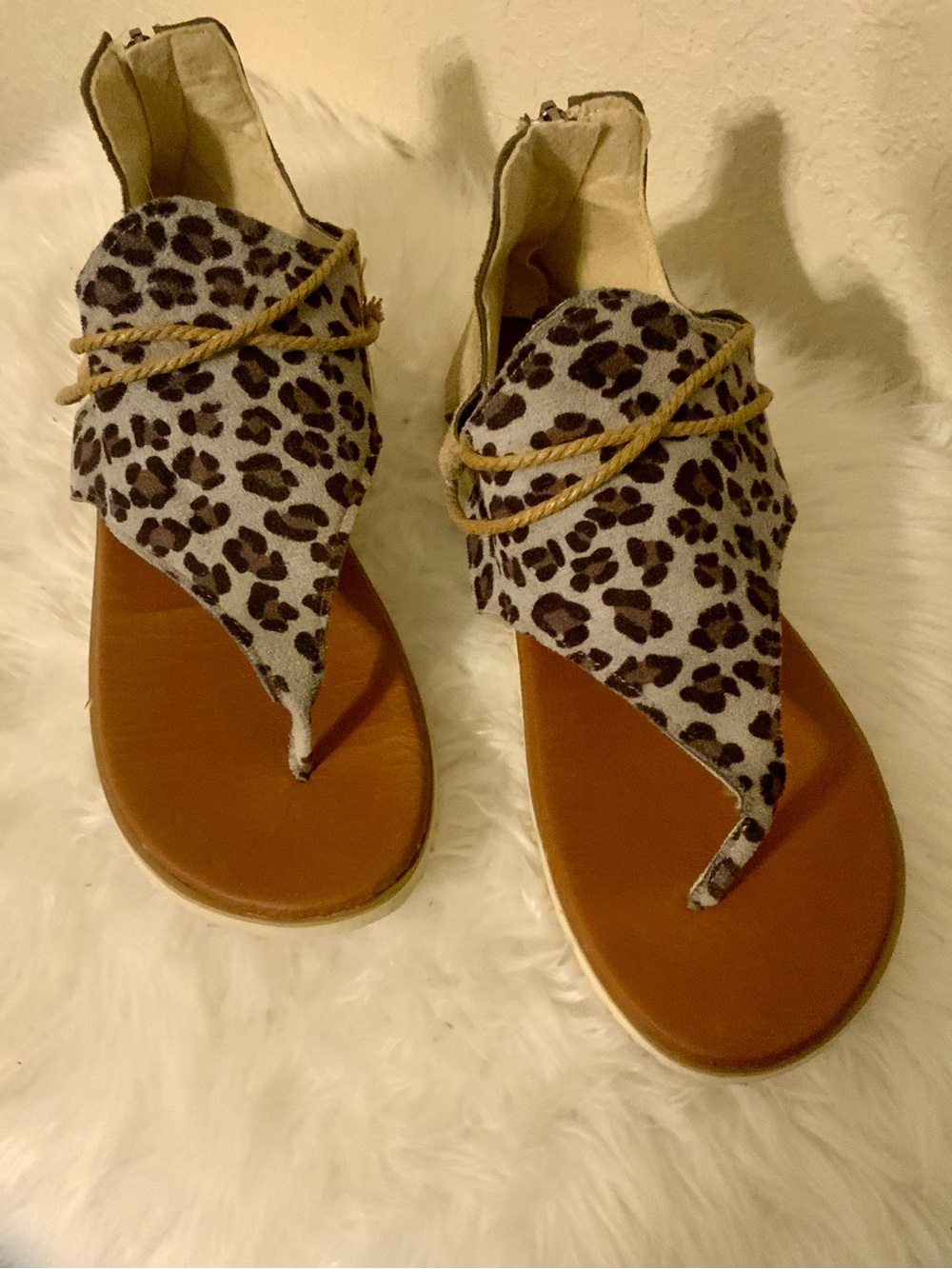 Sandals with leopard print canvas upper and back zipper size 8 - Picture 2 of 5